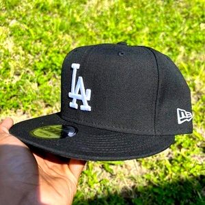 LA Black and white hat 7 3/8